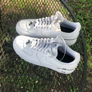 Nike Mens Air Force 1 LV8